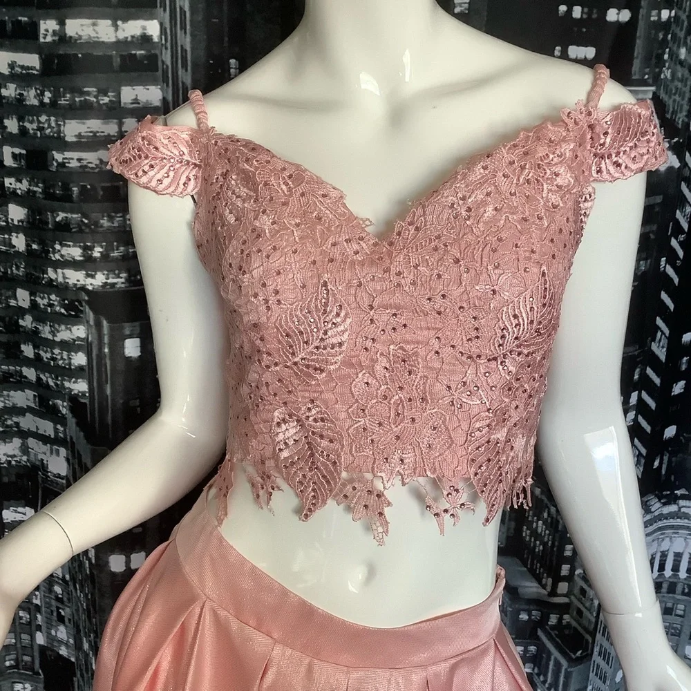 Dave & Johnny Shimmering Pink Formal 2PC Skirt Set with Pockets - Picture 6 of 13